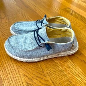 Wendy Hey Dudes size 8